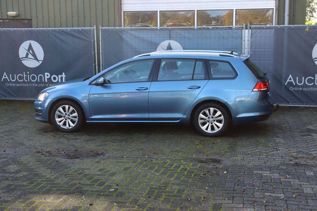 Volkswagen Golf Connected Series Kombi Benzin 116 PS 2016 (Marge)