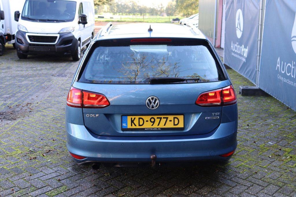 Volkswagen Golf Connected Series Kombi Benzin 116 PS 2016 (Marge)