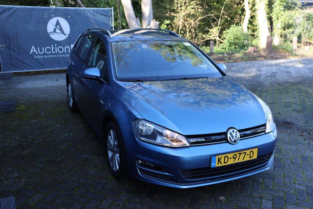 Volkswagen Golf Connected Series Kombi Benzin 116 PS 2016 (Marge)