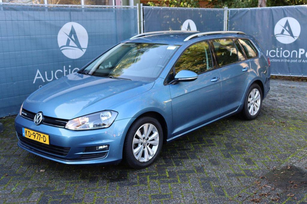 Volkswagen Golf Connected Series Kombi Benzin 116 PS 2016 (Marge)