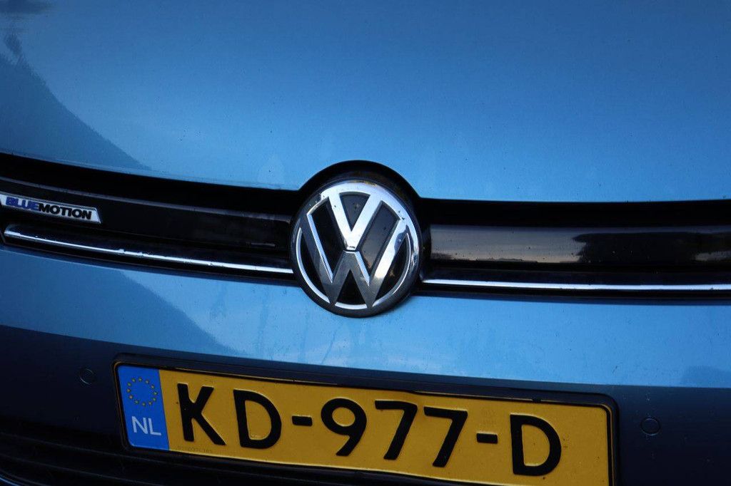 Volkswagen Golf Connected Series Kombi Benzin 116 PS 2016 (Marge)