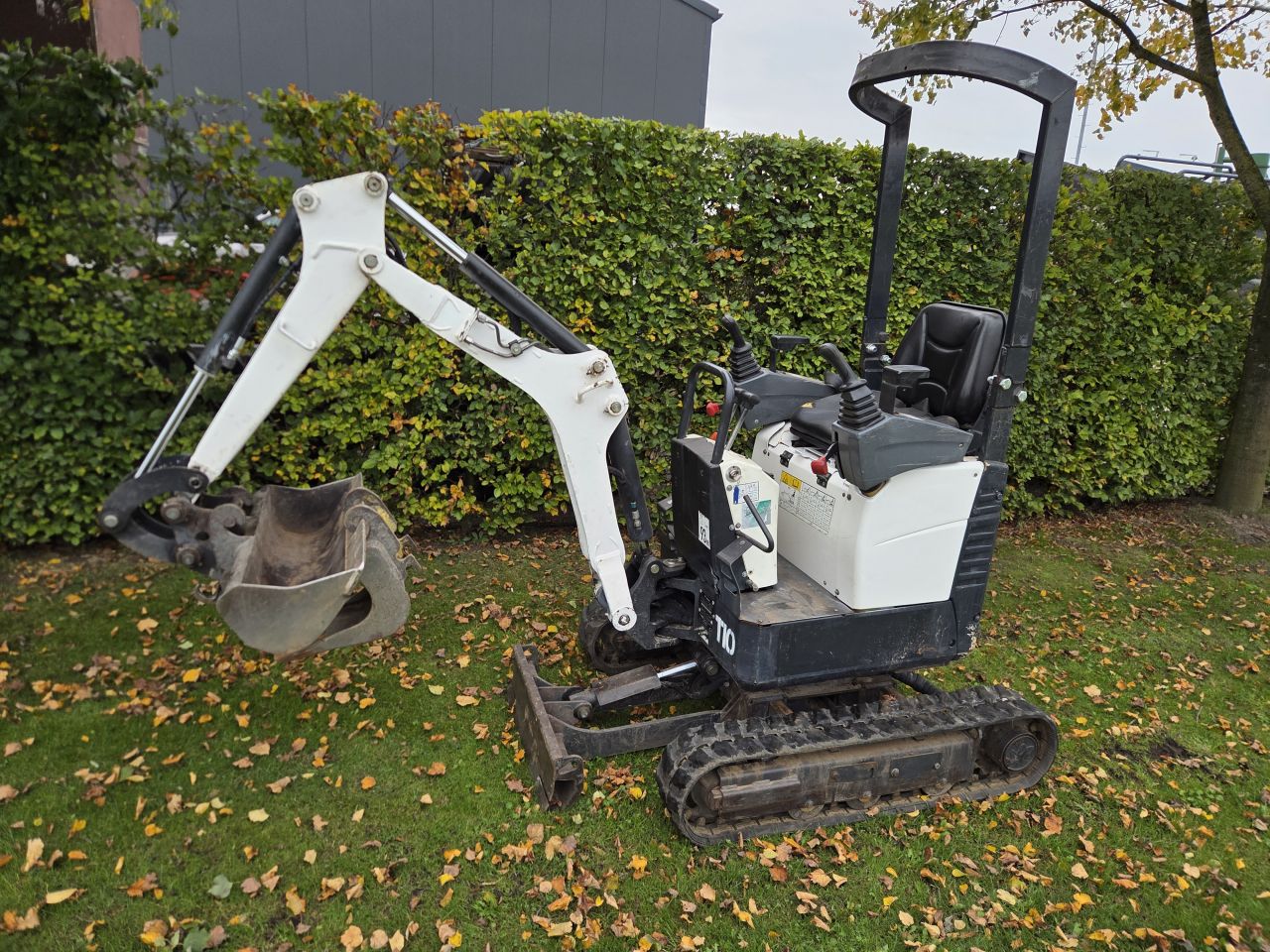 Bobcat E10 minigraver