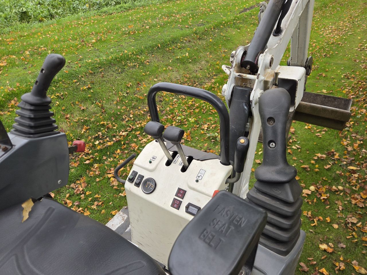 Bobcat E10 minigraver