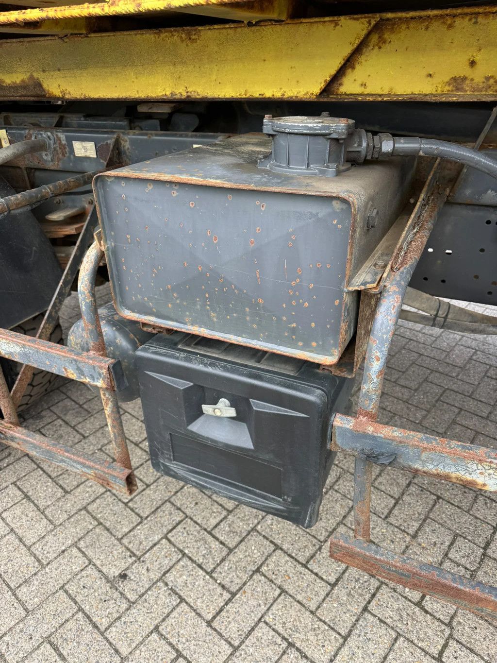 Renault Kerax **340-MANUAL PUMP-FULL STEEL SUSPENSION**
