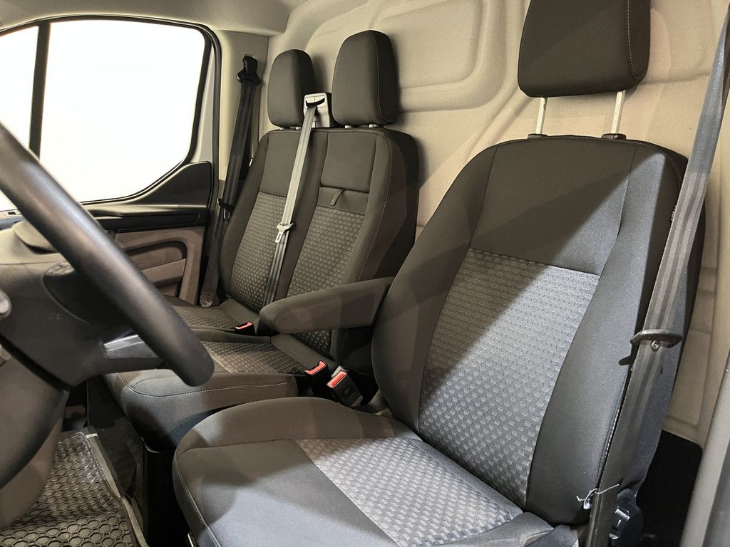 Ford Transit Custom 300 2.0 TDCI L2H1 Trend / Servicebus / Bott Inrichting / Euro 6 / Airco / CarPlay / Camera / Cruise Control / Navigatie / 3-Zits / 74.000 KM !!