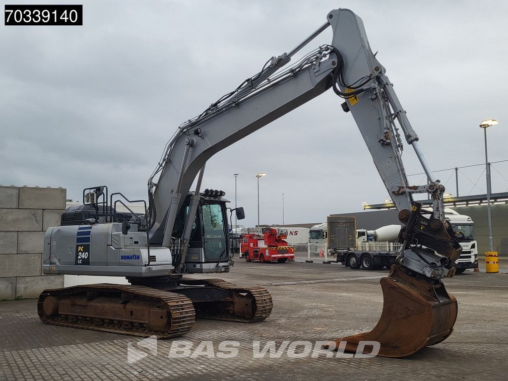 Komatsu PC240 LC-11
