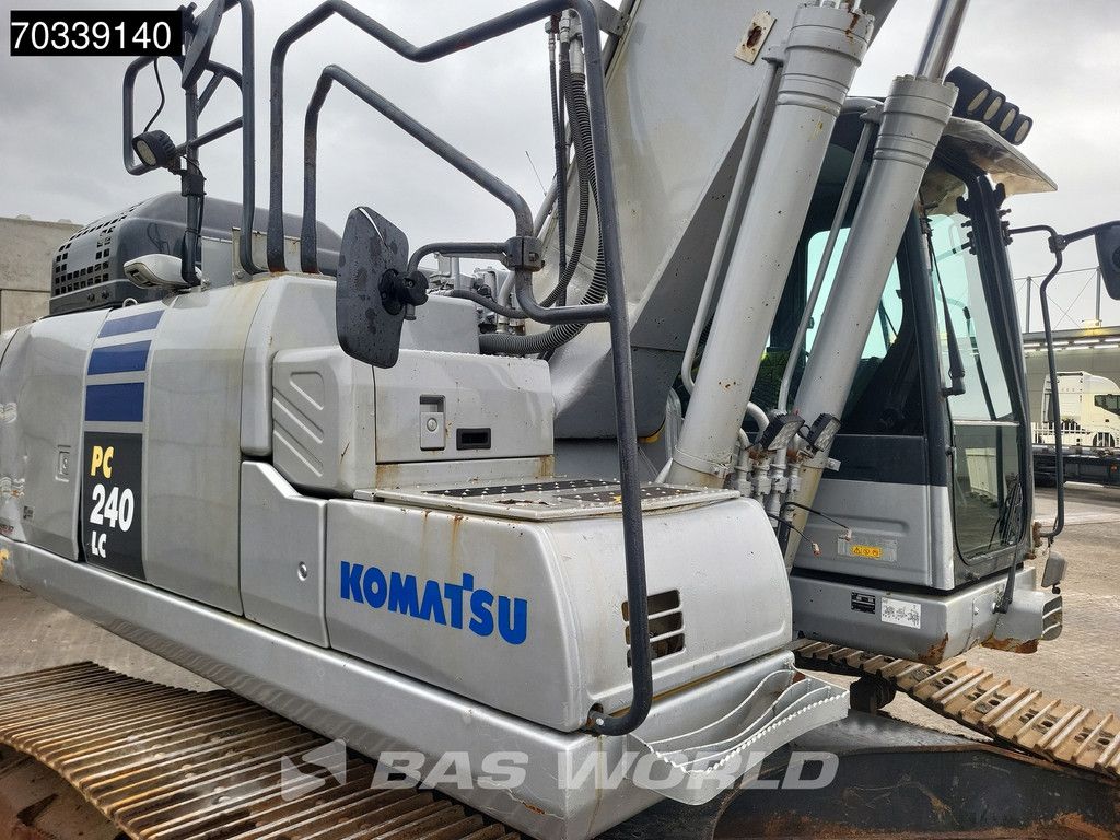 Komatsu PC240 LC-11