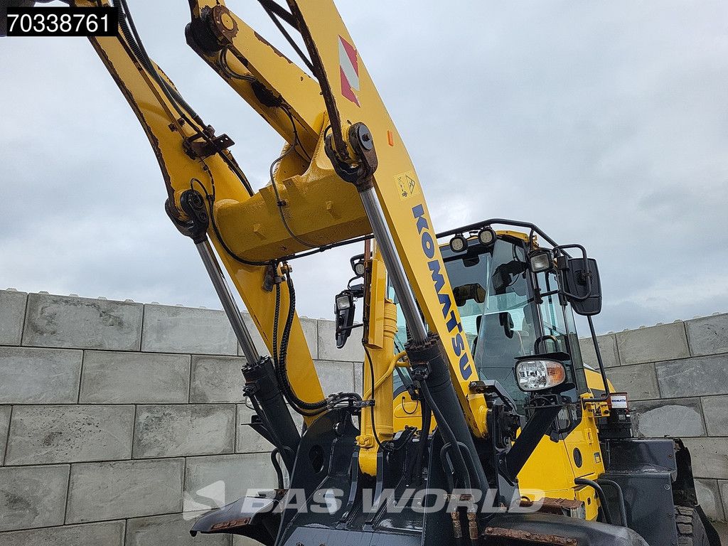 Komatsu WA270 -8E0 Quick Coupler