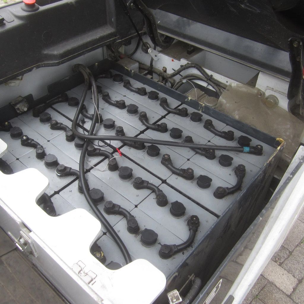 Unicarriers L18Q, elek., triplomast, side shift.