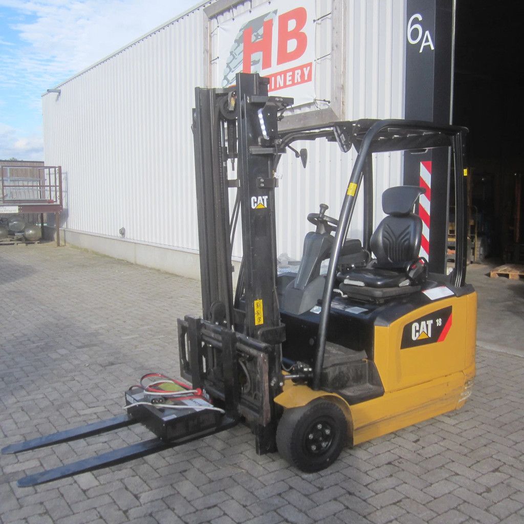 Caterpillar EP-18-ANT, elektrisch, duplomast, side shift.
