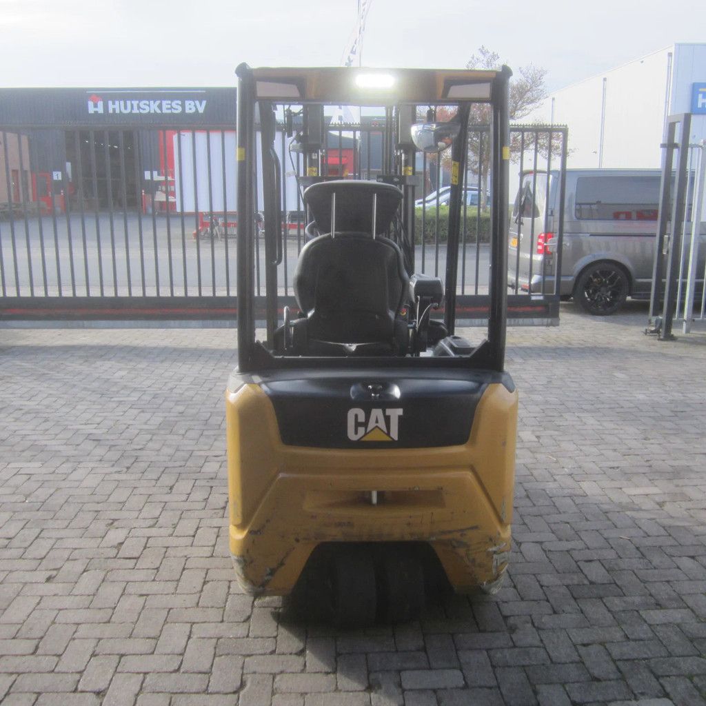Caterpillar EP-18-ANT, elektrisch, duplomast, side shift.
