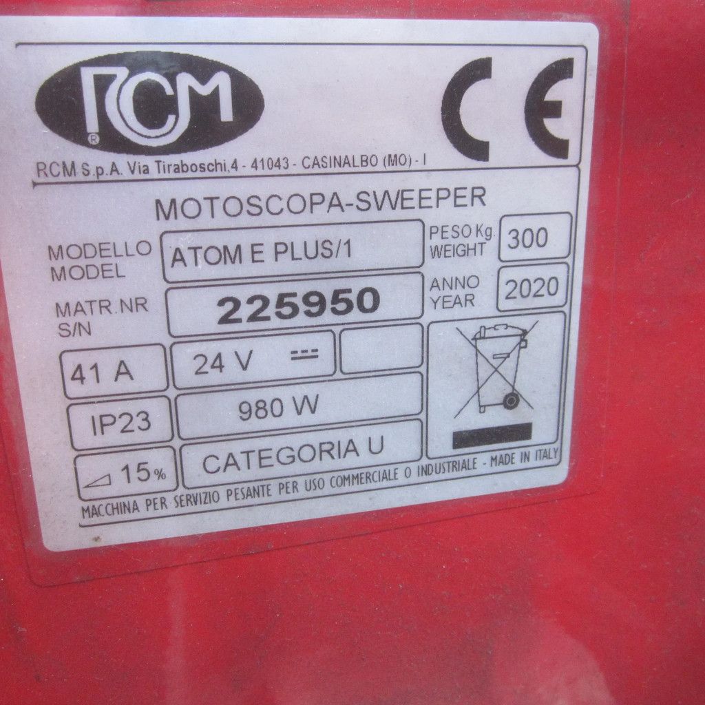 RCM Atom- E-plus, veegbr. 1.30 mtr. zit-zuig-veegmachine.