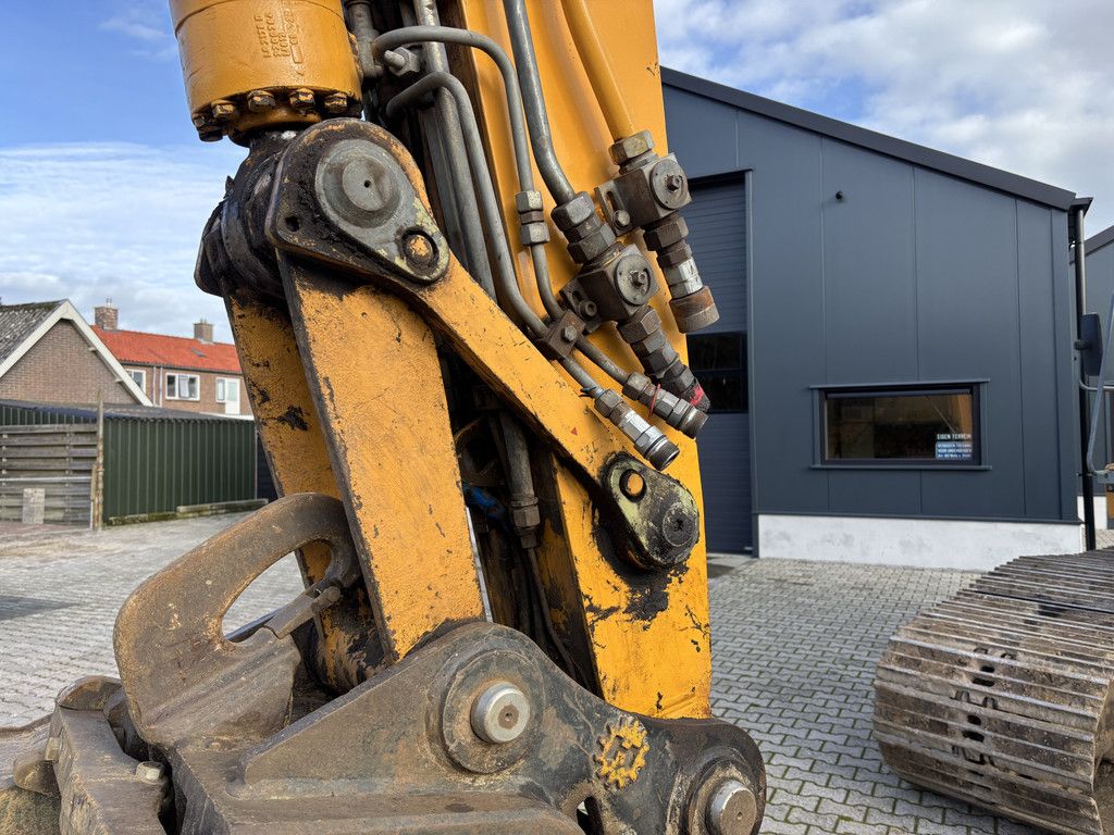 Liebherr R904 HDSL Litronic. Hydr-Snelwissel met Bak.