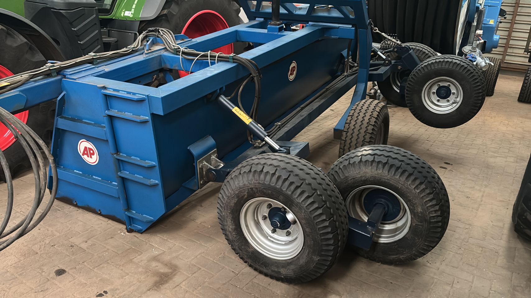 Diverse landbouwmachines