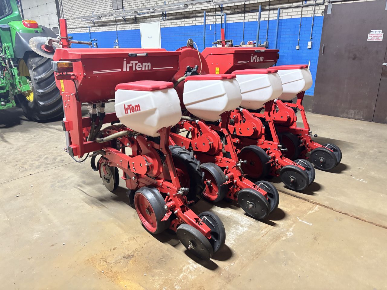 Diverse landbouwmachines