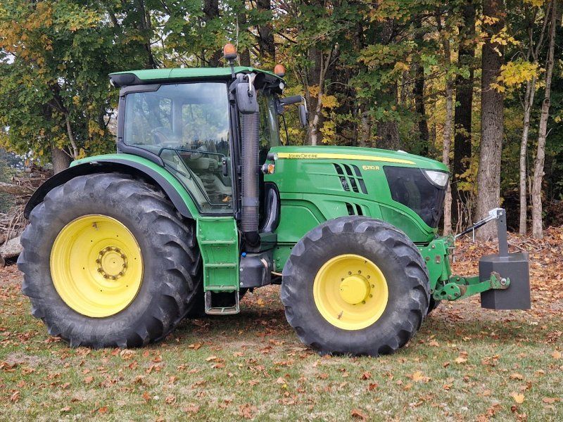 John Deere 6210R