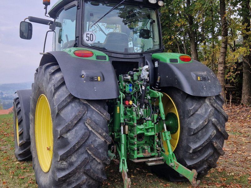 John Deere 6210R