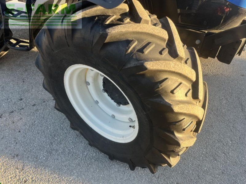 New Holland t 4.75 mit frontlader
