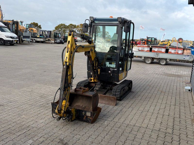 Yanmar SV18 Tiltman og 2 skovle