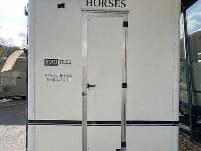 EQUI TREK SPACE TREKA L 2 Pferde Vollpoly 2,6t.