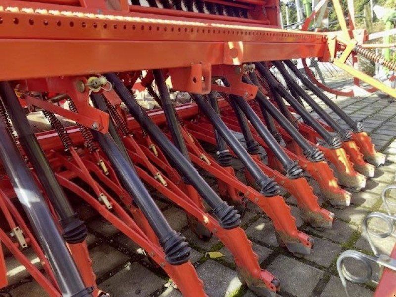 Kuhn HRB 302 D + H0156