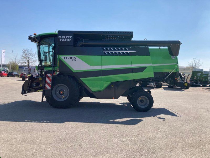 Deutz-Fahr C 6305 TS T5 mit Schneidwerk