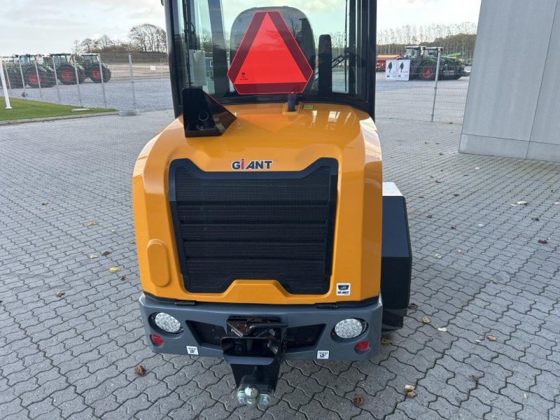 Giant G2700 HD
