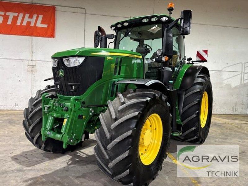John Deere 6R 250
