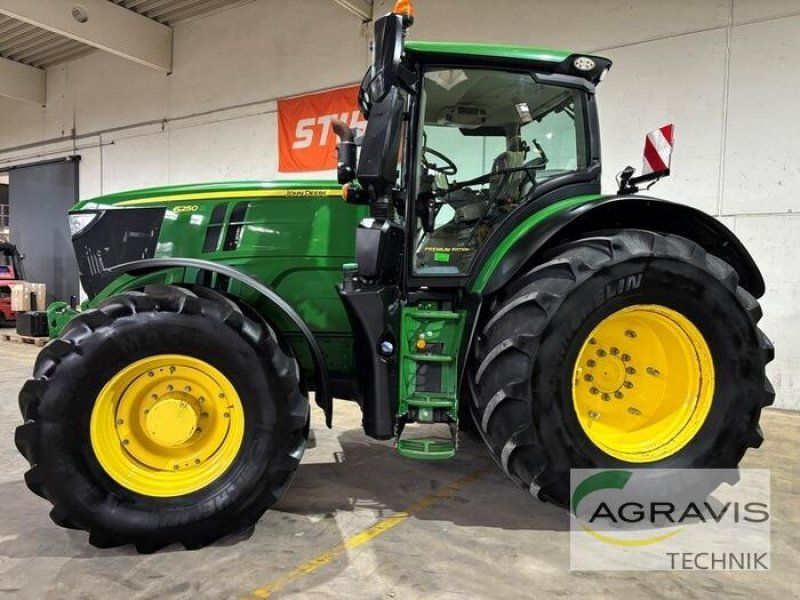 John Deere 6R 250