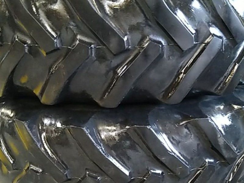 Goodyear 20.8R42 18x42/38 250mm