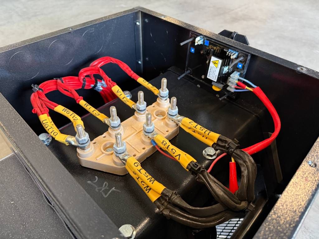 DPX CJ274E - 160 kVA Alternator - DPX-33907