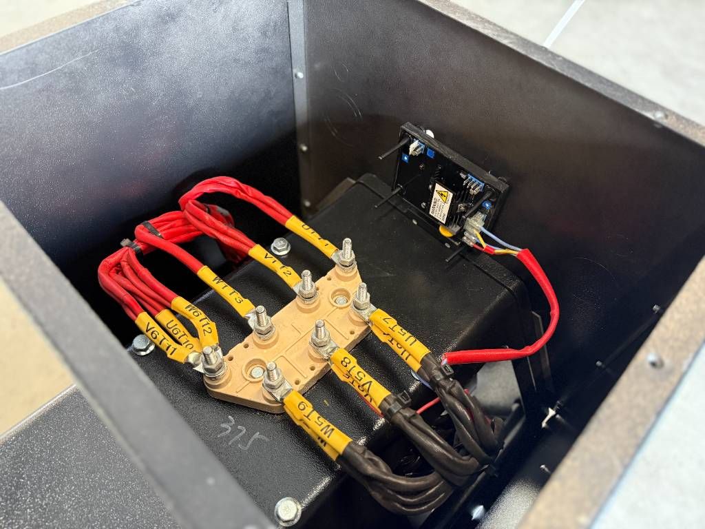 DPX CJ274G - 200 kVA Alternator - DPX-33908