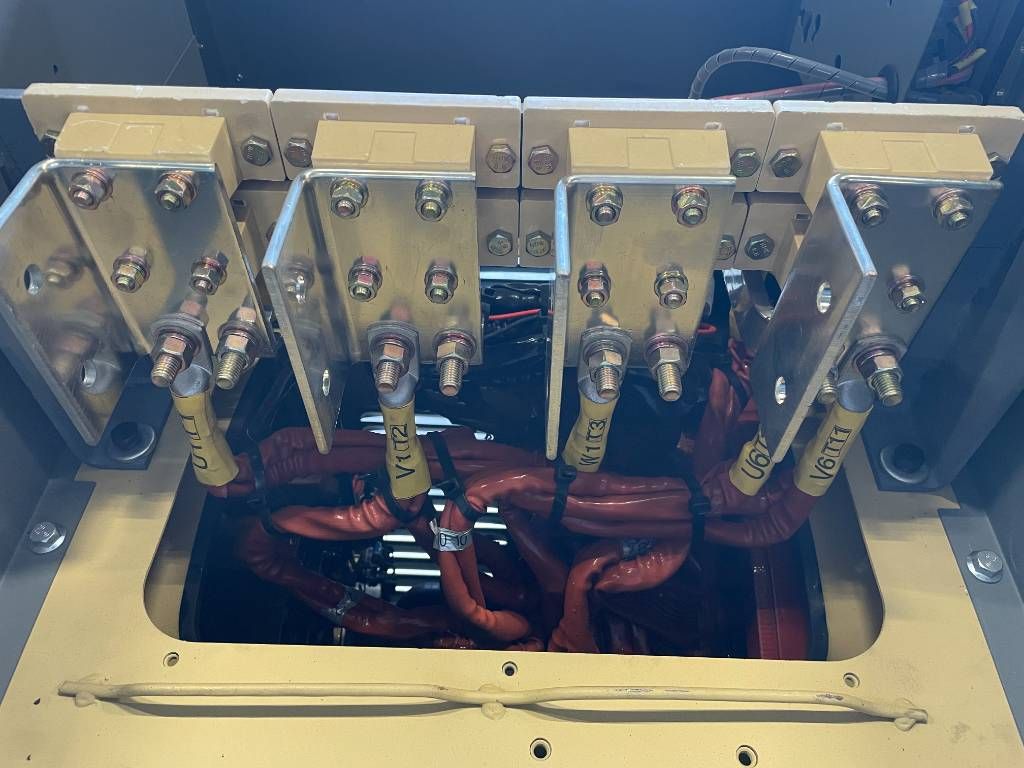 DPX CJ634B - 725 kVA Alternator - DPX-33914