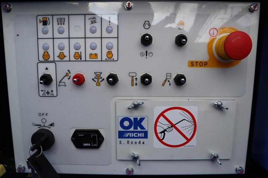 Aichi SR12C1SM Valid inspection, Diesel, Tracked Boomlif