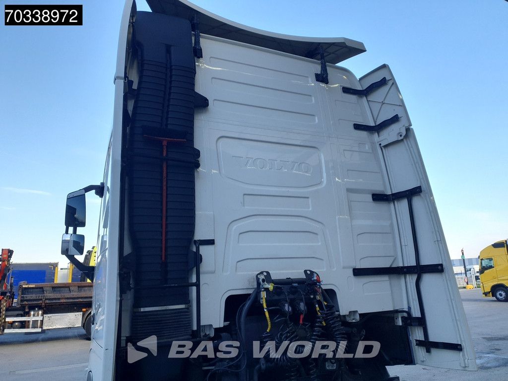 Volvo FH 500 4X2 XL 2x Tanks ACC