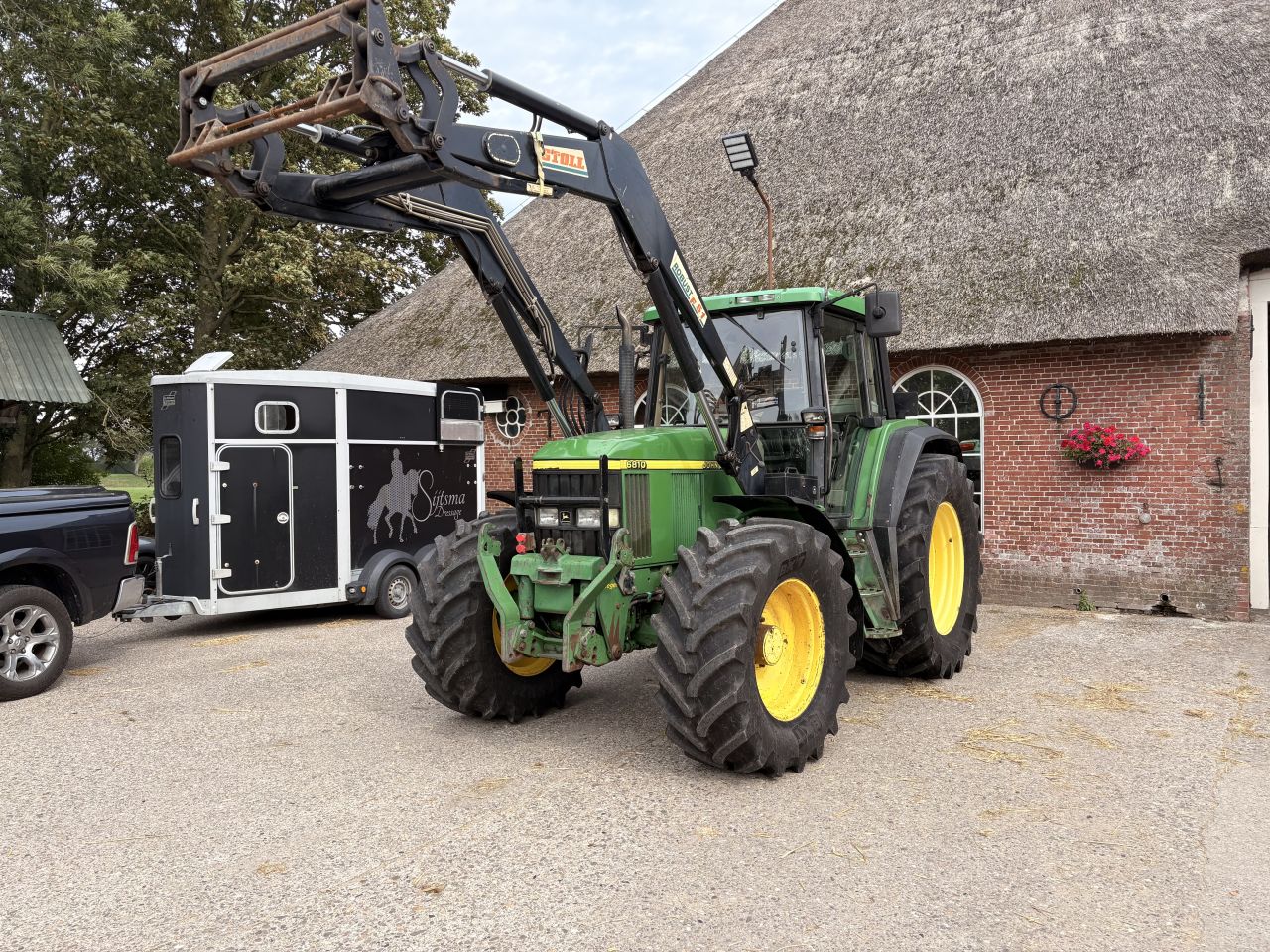 John deere 6810