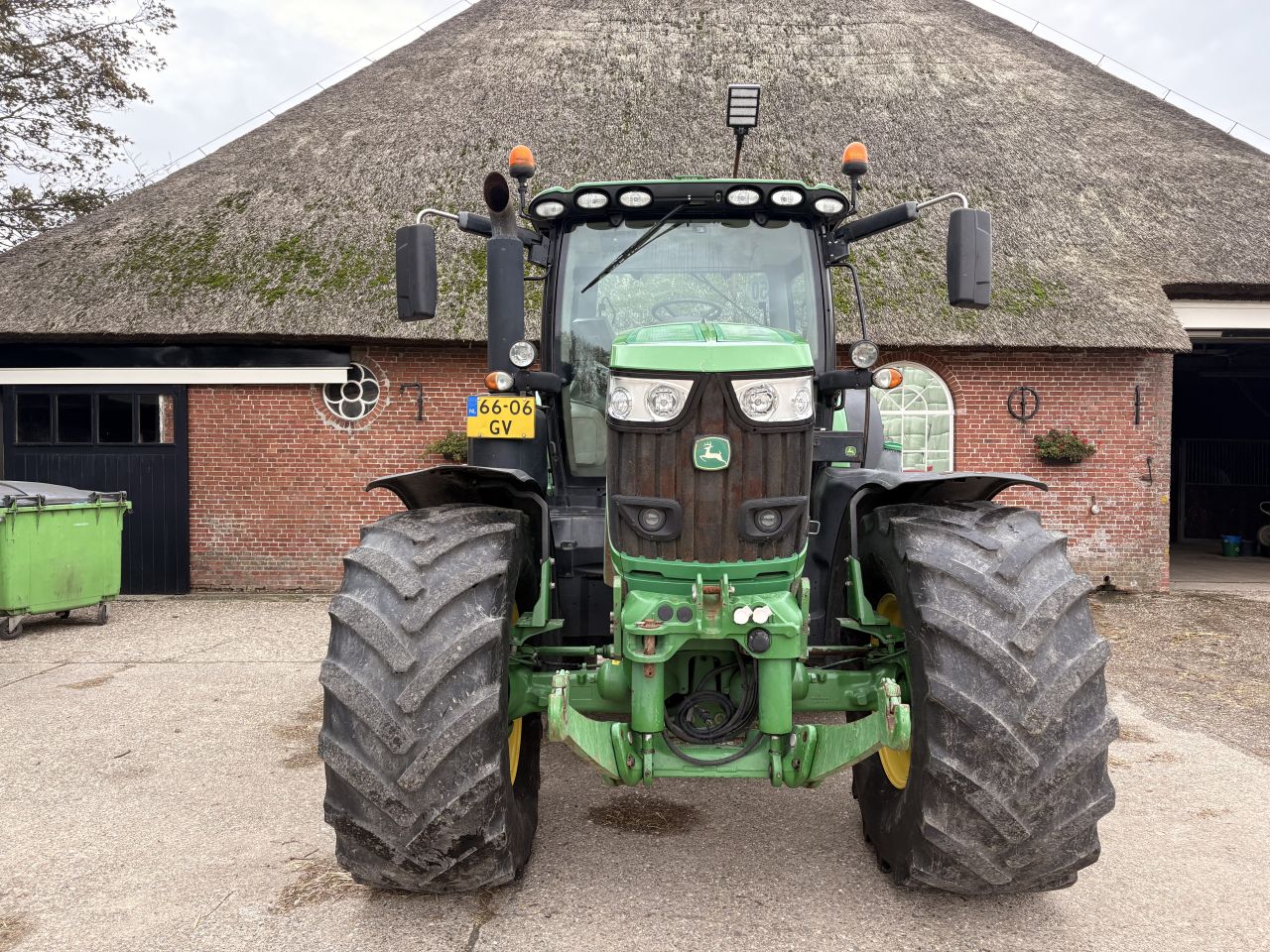 John deere 6215R