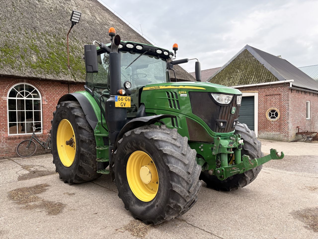 John deere 6215R
