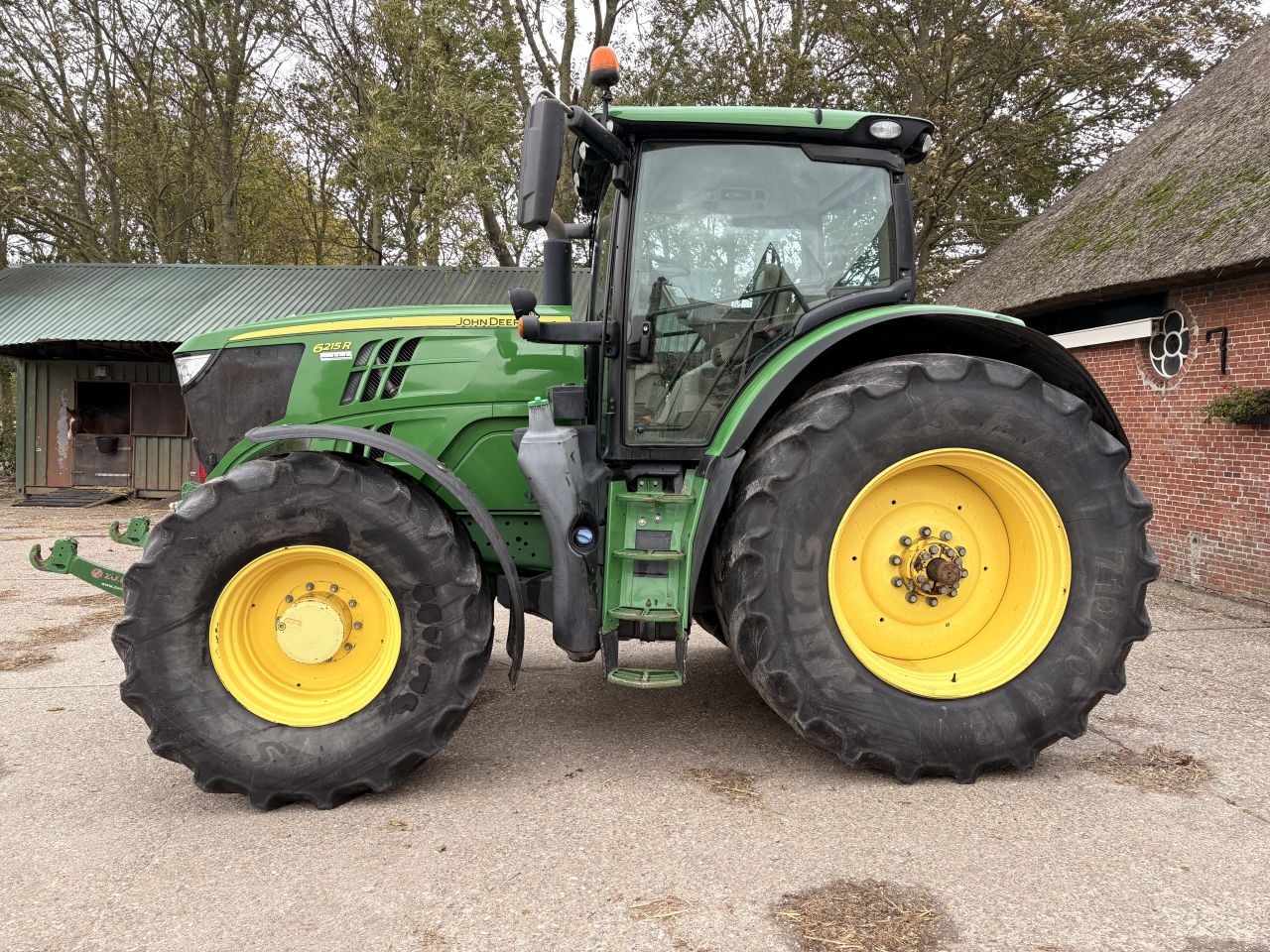 John deere 6215R