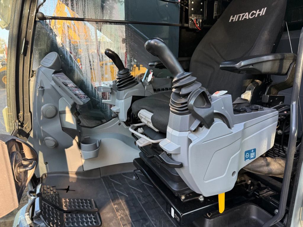 Hitachi 490