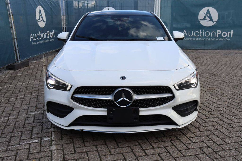 Passenger car Mercedes-Benz CLA 250 4MATIC Petrol 224 hp 2019