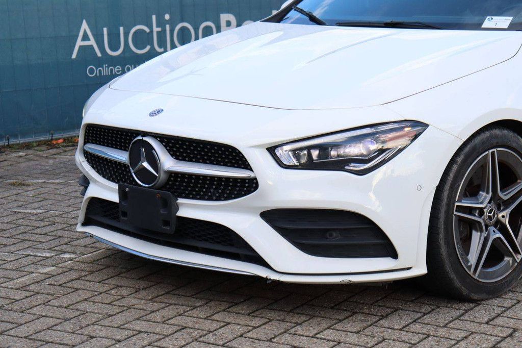 Passenger car Mercedes-Benz CLA 250 4MATIC Petrol 224 hp 2019