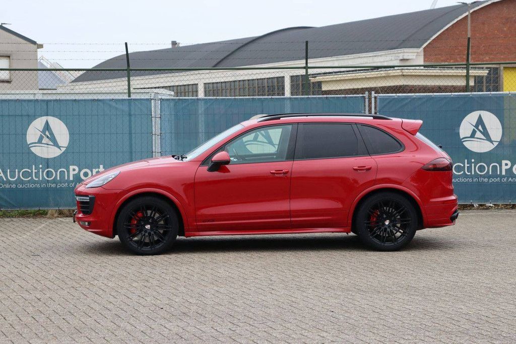 Pkw Porsche Cayenne GTS Benzin 440 PS 2016 (Margin)