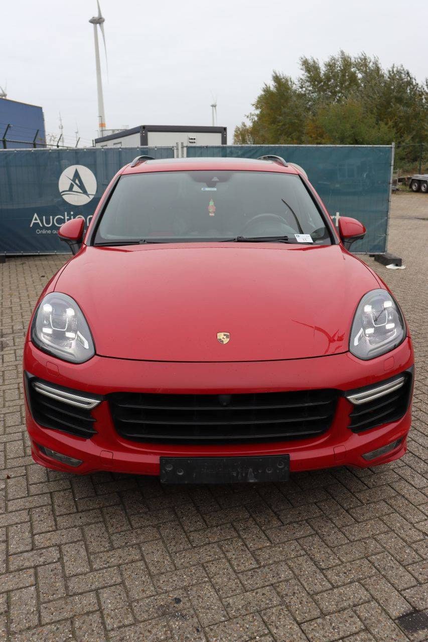 Pkw Porsche Cayenne GTS Benzin 440 PS 2016 (Margin)