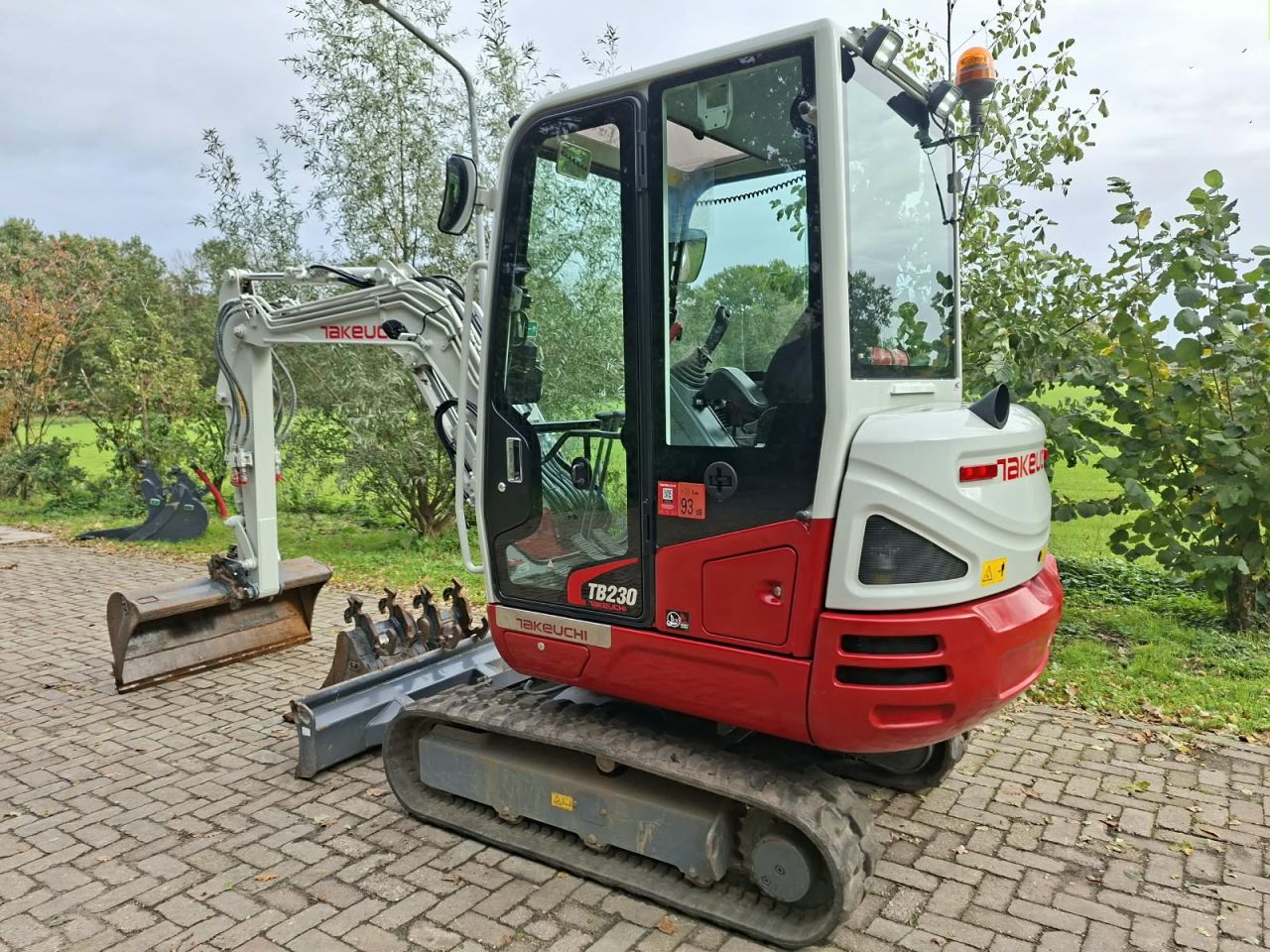 Takeuchi TB230 | bj 2024 | 968 uur | 3 bakken