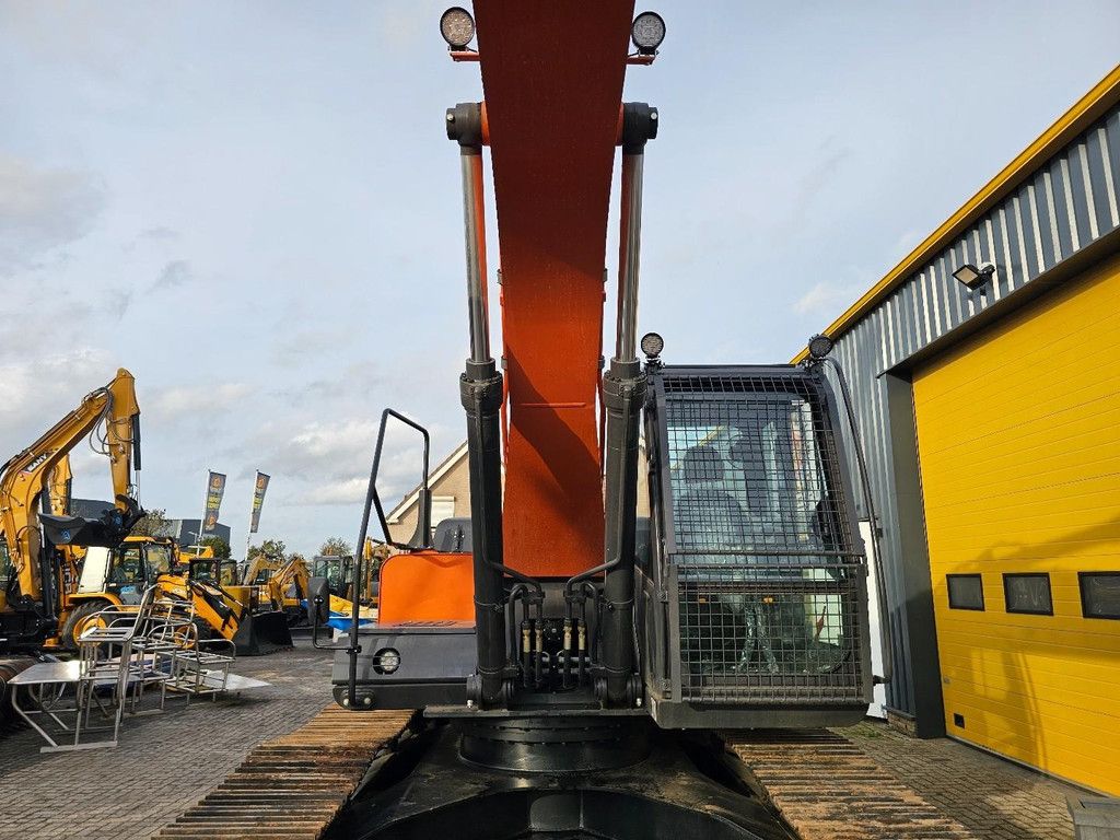 Hitachi EX215LC-5G WE1818