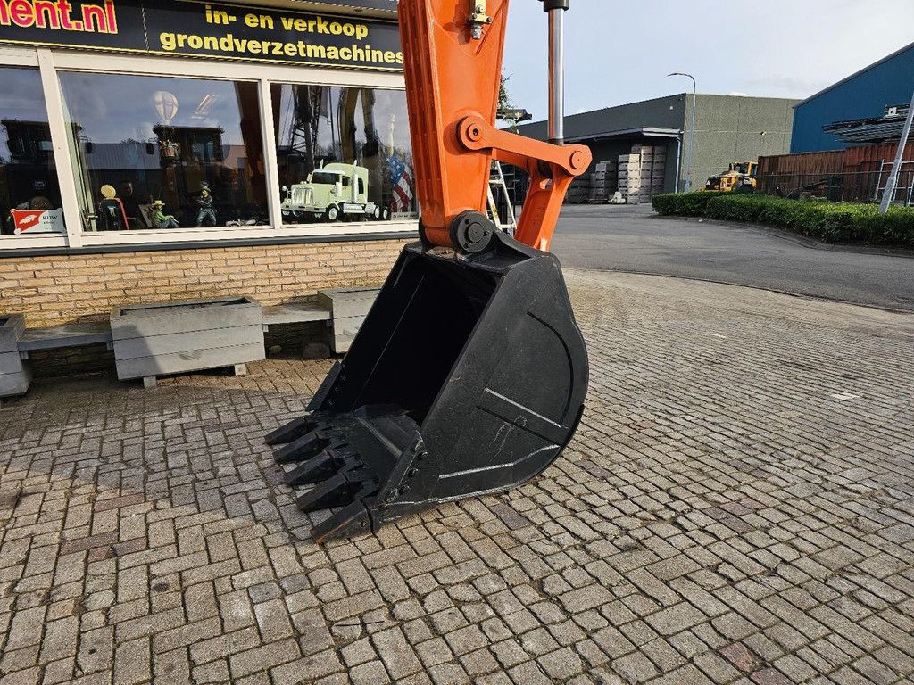 Hitachi EX215LC-5G WE1818