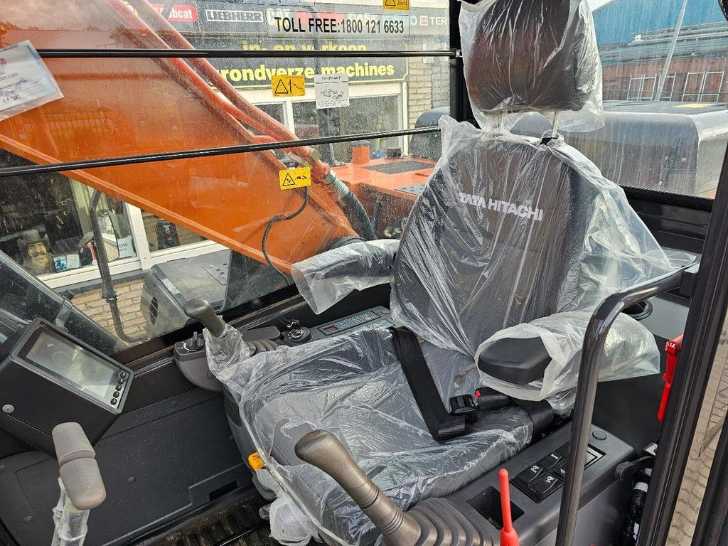 Hitachi EX215LC-5G WE1818