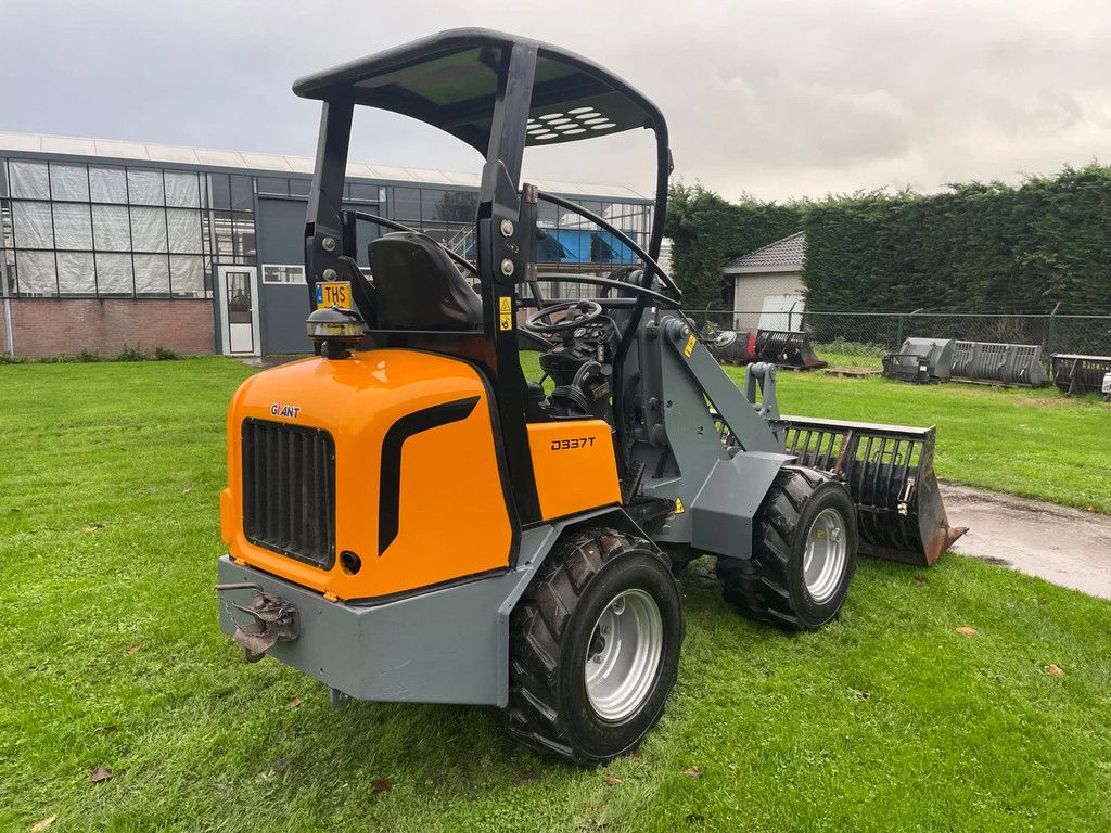 Giant 337T kniklader 33pk! Met kenteken