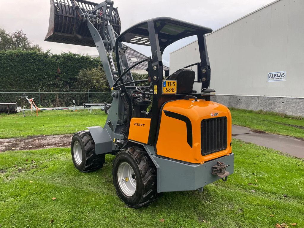 Giant 337T kniklader 33pk! Met kenteken
